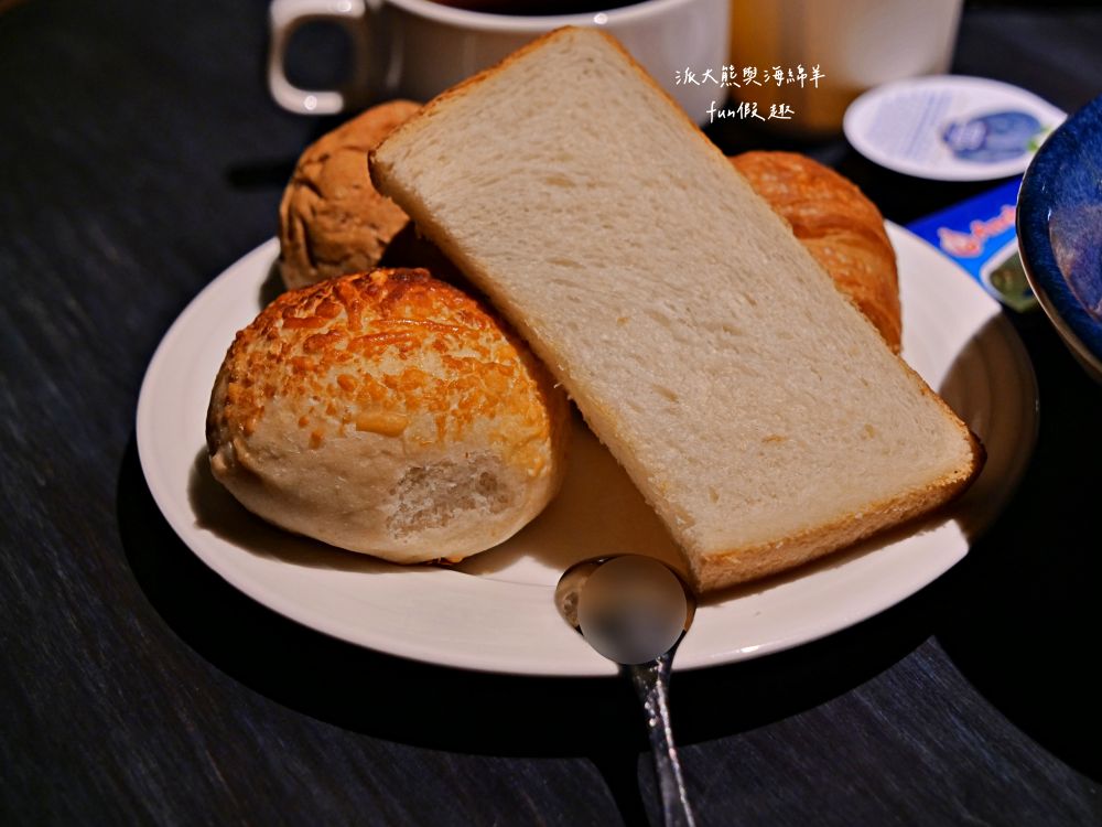 圖森文旅（Tourism Inn）︱鄰近永康車站及國道1號交流道的簡約商務型文旅，結合文青與輕工業裝潢風格，文旅麻雀雖小但五臟俱全的平價優質好選擇，頂樓還有絕美玻璃屋親子可欣賞無敵夜景!!!105年開幕～