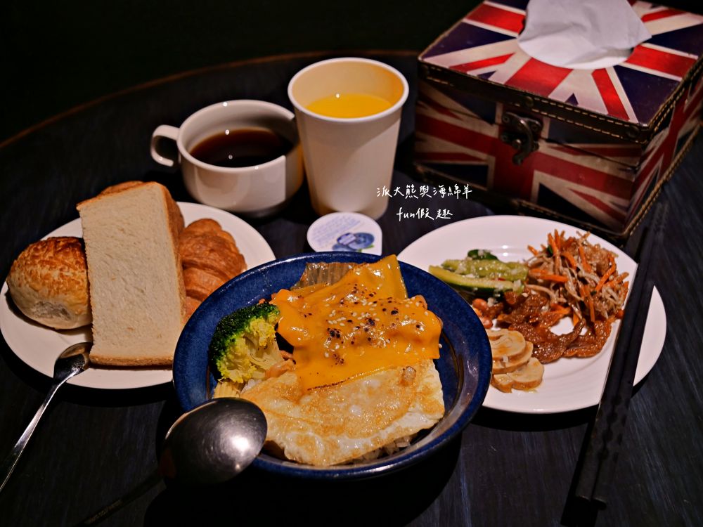 圖森文旅（Tourism Inn）︱鄰近永康車站及國道1號交流道的簡約商務型文旅，結合文青與輕工業裝潢風格，文旅麻雀雖小但五臟俱全的平價優質好選擇，頂樓還有絕美玻璃屋親子可欣賞無敵夜景!!!105年開幕～