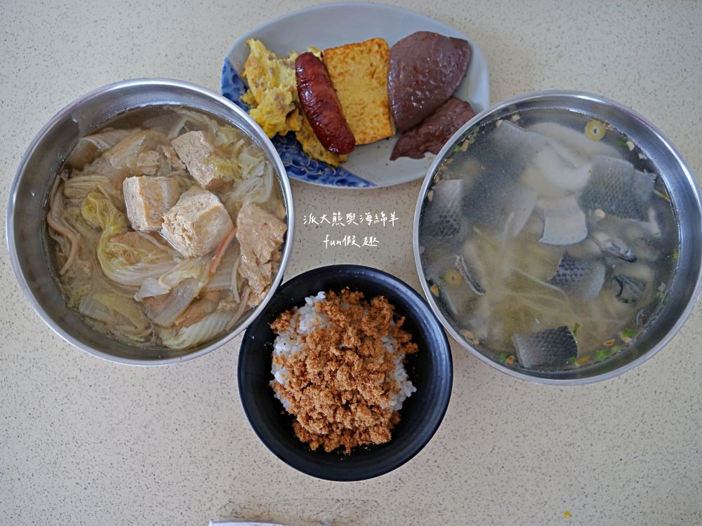 展哥虱目魚粥（永通2店）｜研發推出砂鍋魚頭新創菜色進行差異化經營，臺南學甲特產虱目魚料理新起之秀，二代延續永通總店的鮮甜無刺魚湯，寬敞空間的舒適用餐好選擇～
