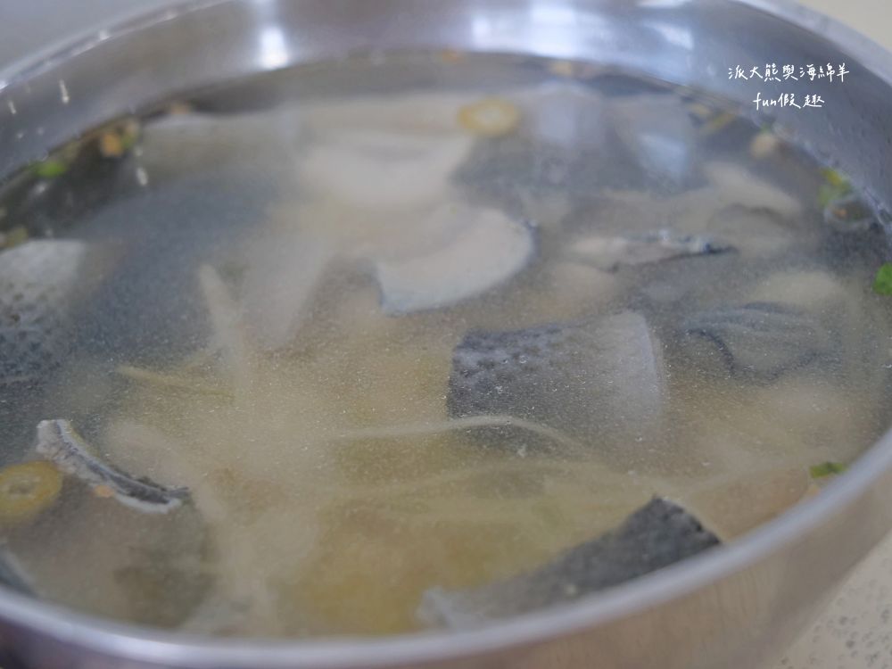 展哥虱目魚粥（永通2店）｜研發推出砂鍋魚頭新創菜色進行差異化經營，臺南學甲特產虱目魚料理新起之秀，二代延續永通總店的鮮甜無刺魚湯，寬敞空間的舒適用餐好選擇～