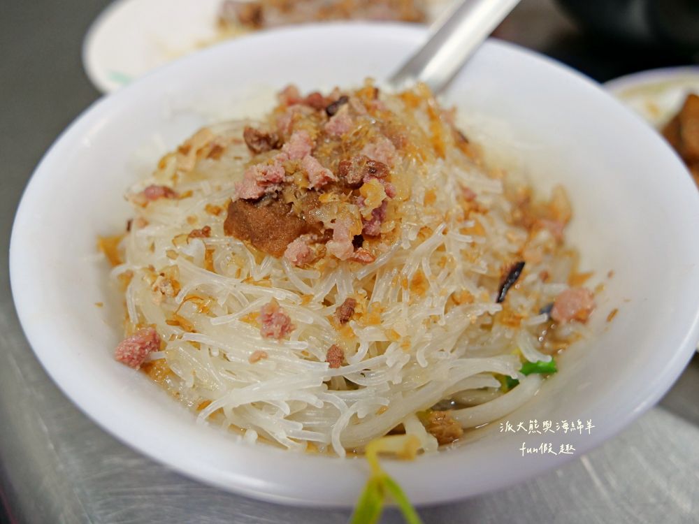 民權街92巷意麵老店｜南投市隱藏巷弄裡在地美食，從下午3點開始營業到宵夜的南投意麵，每種餐點都是超親民銅板價，夜裡嘴饞發作就來這裡享受飄香數十載的阿公阿嬤好手藝～