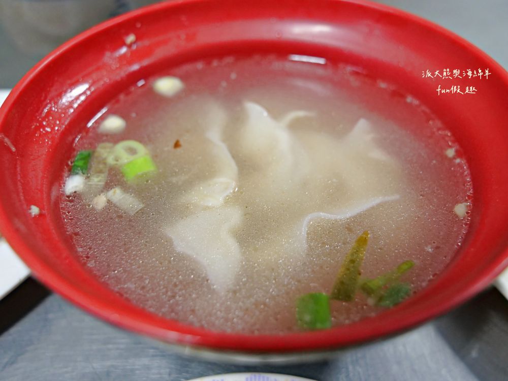 民權街92巷意麵老店｜南投市隱藏巷弄裡在地美食，從下午3點開始營業到宵夜的南投意麵，每種餐點都是超親民銅板價，夜裡嘴饞發作就來這裡享受飄香數十載的阿公阿嬤好手藝～