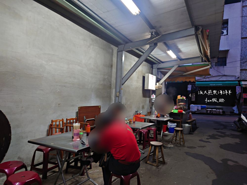 民權街92巷意麵老店｜南投市隱藏巷弄裡在地美食，從下午3點開始營業到宵夜的南投意麵，每種餐點都是超親民銅板價，夜裡嘴饞發作就來這裡享受飄香數十載的阿公阿嬤好手藝～