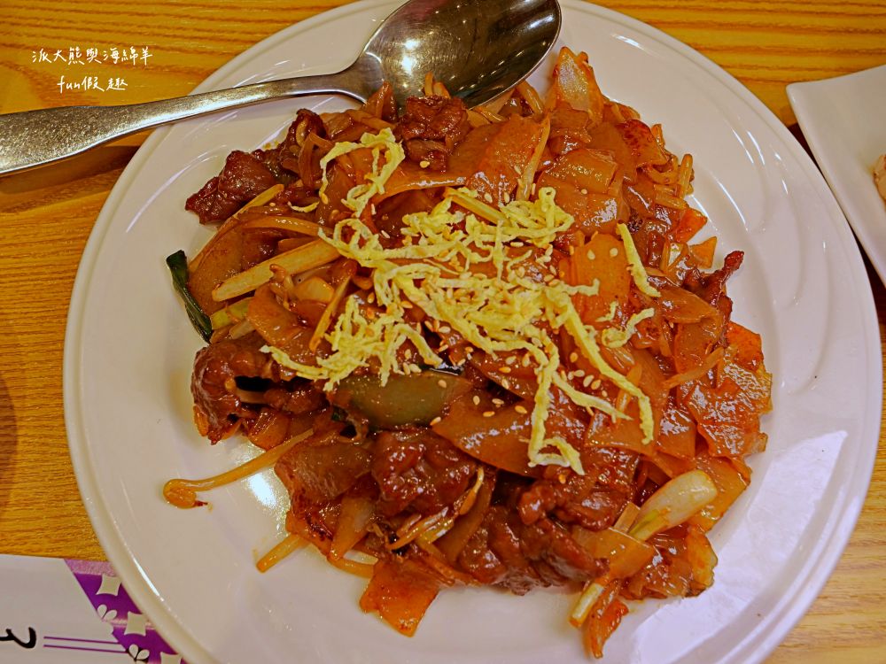 港飲港食茶餐廳｜花蓮也能吃到正宗道地港式茶餐廳，由土生土長的香港大廚還原各種港點風味，是花蓮必吃平價港飲優質首選美食!上午11點開始營業～