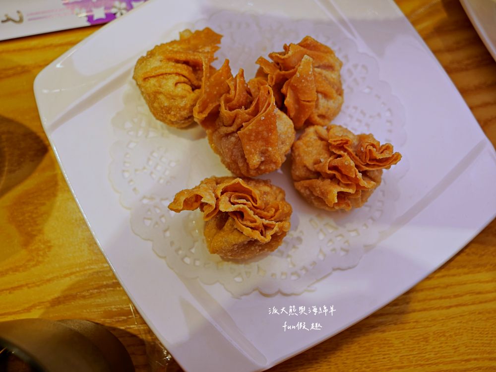 港飲港食茶餐廳｜花蓮也能吃到正宗道地港式茶餐廳，由土生土長的香港大廚還原各種港點風味，是花蓮必吃平價港飲優質首選美食!上午11點開始營業～