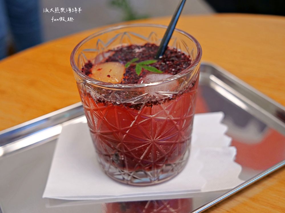 SabiSabi Coffee&Sweets｜被神級肉桂捲佐冰淇淋所耽誤的老宅咖啡廳，隱身花蓮美崙巷弄之間，午後來杯西西里氣泡檸檬美式搭配大人味提拉米蘇，感受洄瀾慵懶慢活步調～原創始店Wasabi coffee 的美崙2號店