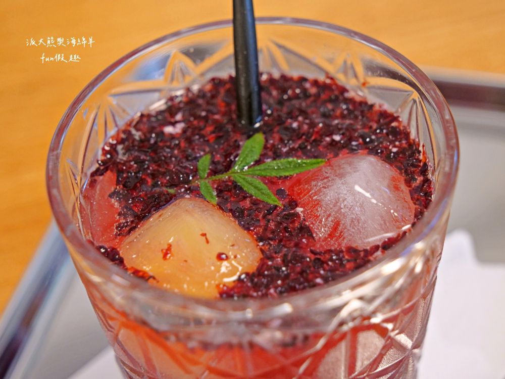 SabiSabi Coffee&Sweets｜被神級肉桂捲佐冰淇淋所耽誤的老宅咖啡廳，隱身花蓮美崙巷弄之間，午後來杯西西里氣泡檸檬美式搭配大人味提拉米蘇，感受洄瀾慵懶慢活步調～原創始店Wasabi coffee 的美崙2號店