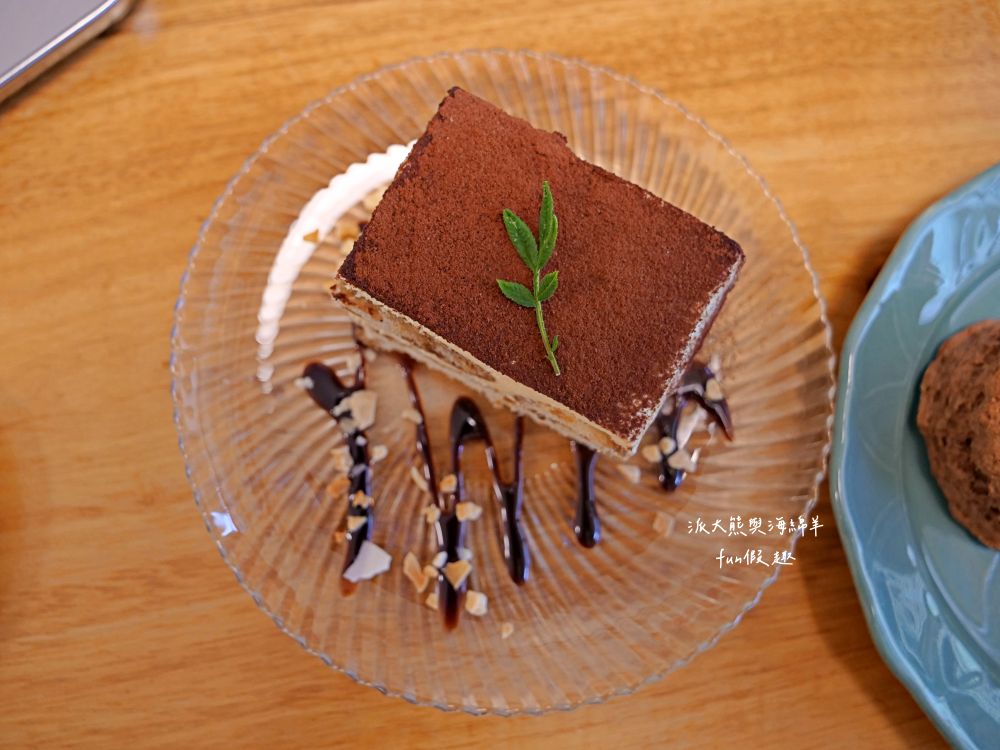 SabiSabi Coffee&Sweets｜被神級肉桂捲佐冰淇淋所耽誤的老宅咖啡廳，隱身花蓮美崙巷弄之間，午後來杯西西里氣泡檸檬美式搭配大人味提拉米蘇，感受洄瀾慵懶慢活步調～原創始店Wasabi coffee 的美崙2號店