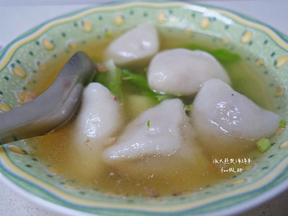 南投肉圓仔湯意麵｜南投復興路無招牌的路邊麵攤，在地人推薦南投意麵搭配肉圓仔湯，份量十足CP值高，必吃南投意麵、肉圓仔湯、餛飩麵與各類小菜!!!上午11點營業到晚上7點～
