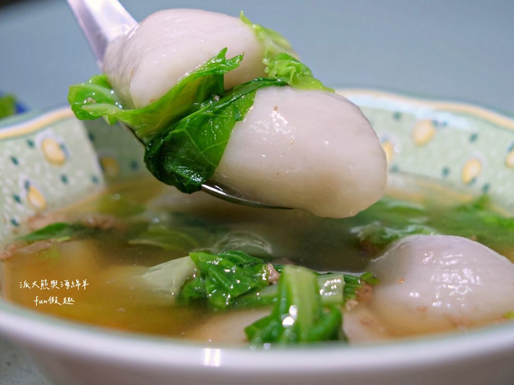 南投肉圓仔湯意麵｜南投復興路無招牌的路邊麵攤，在地人推薦南投意麵搭配肉圓仔湯，份量十足CP值高，必吃南投意麵、肉圓仔湯、餛飩麵與各類小菜!!!上午11點營業到晚上7點～