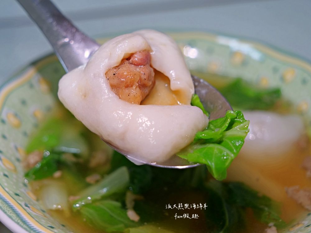 南投肉圓仔湯意麵｜南投復興路無招牌的路邊麵攤，在地人推薦南投意麵搭配肉圓仔湯，份量十足CP值高，必吃南投意麵、肉圓仔湯、餛飩麵與各類小菜!!!上午11點營業到晚上7點～