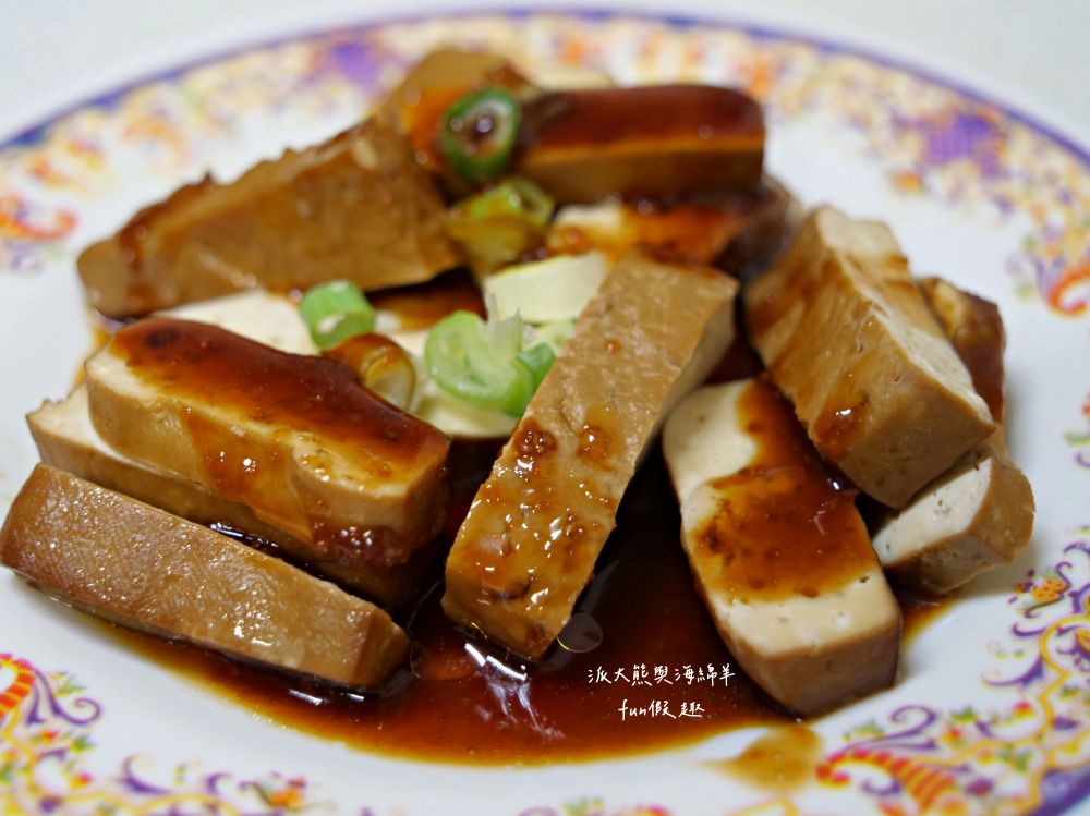 南投肉圓仔湯意麵｜南投復興路無招牌的路邊麵攤，在地人推薦南投意麵搭配肉圓仔湯，份量十足CP值高，必吃南投意麵、肉圓仔湯、餛飩麵與各類小菜!!!上午11點營業到晚上7點～