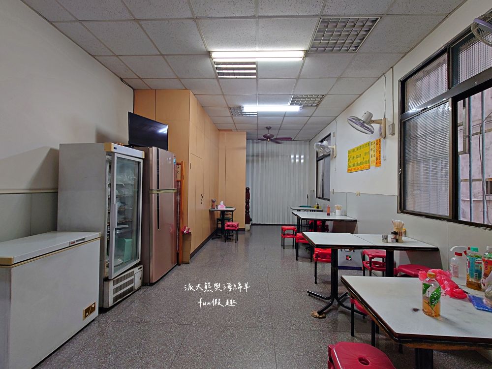 南投肉圓仔湯意麵｜南投復興路無招牌的路邊麵攤，在地人推薦南投意麵搭配肉圓仔湯，份量十足CP值高，必吃南投意麵、肉圓仔湯、餛飩麵與各類小菜!!!上午11點營業到晚上7點～