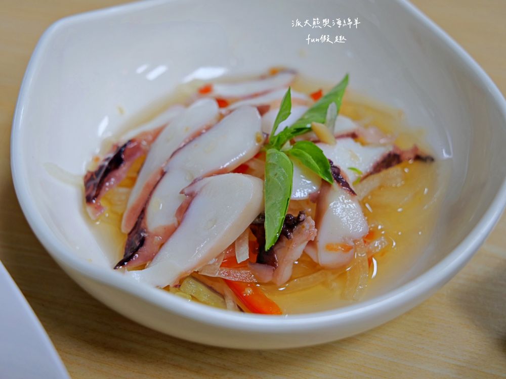 唔麵食堂｜主打充滿南洋風味Q彈越式炒粄條與鮮甜濃郁現熬大骨湯，餐點美味CP值高，草屯平價高水準美食又多1間!!!112新開幕～