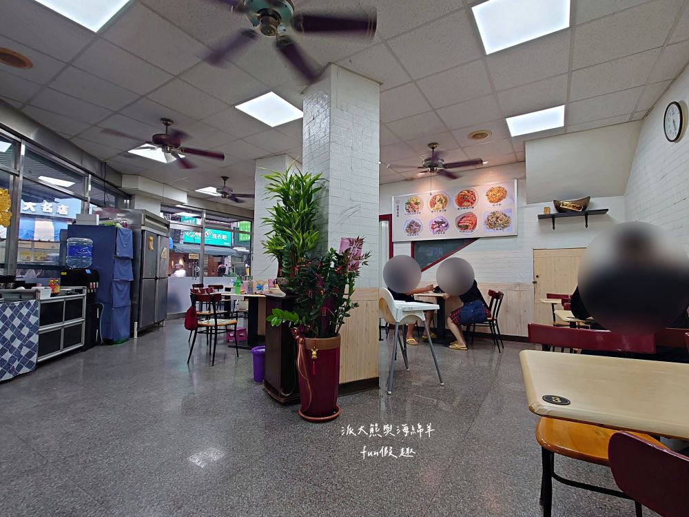 唔麵食堂｜主打充滿南洋風味Q彈越式炒粄條與鮮甜濃郁現熬大骨湯，餐點美味CP值高，草屯平價高水準美食又多1間!!!112新開幕～