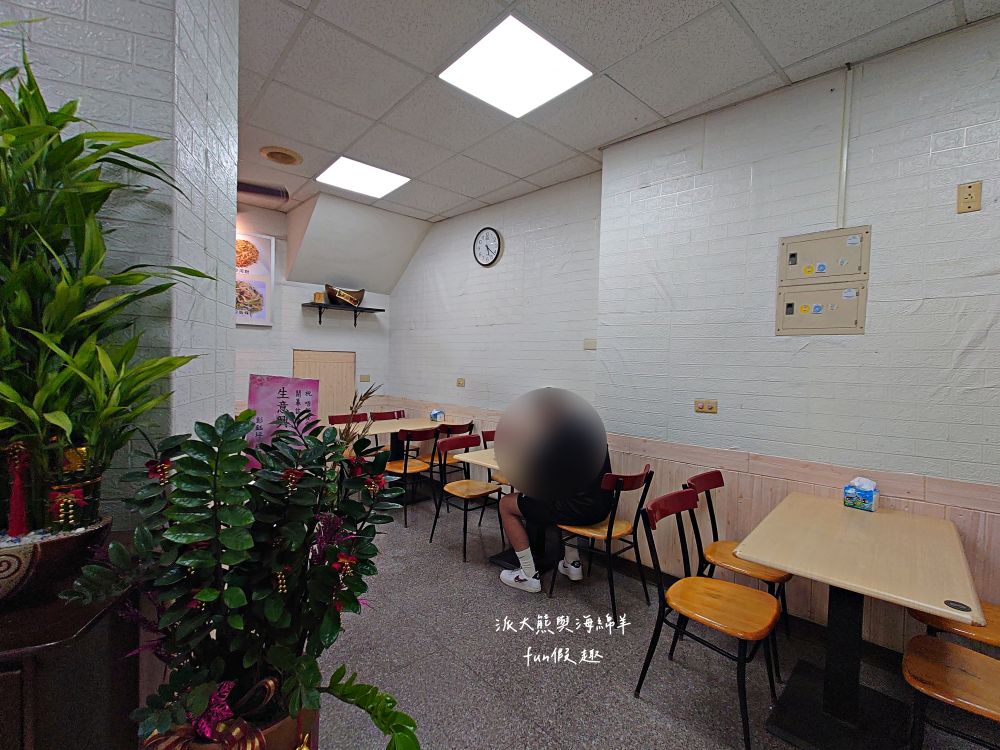 唔麵食堂｜主打充滿南洋風味Q彈越式炒粄條與鮮甜濃郁現熬大骨湯，餐點美味CP值高，草屯平價高水準美食又多1間!!!112新開幕～