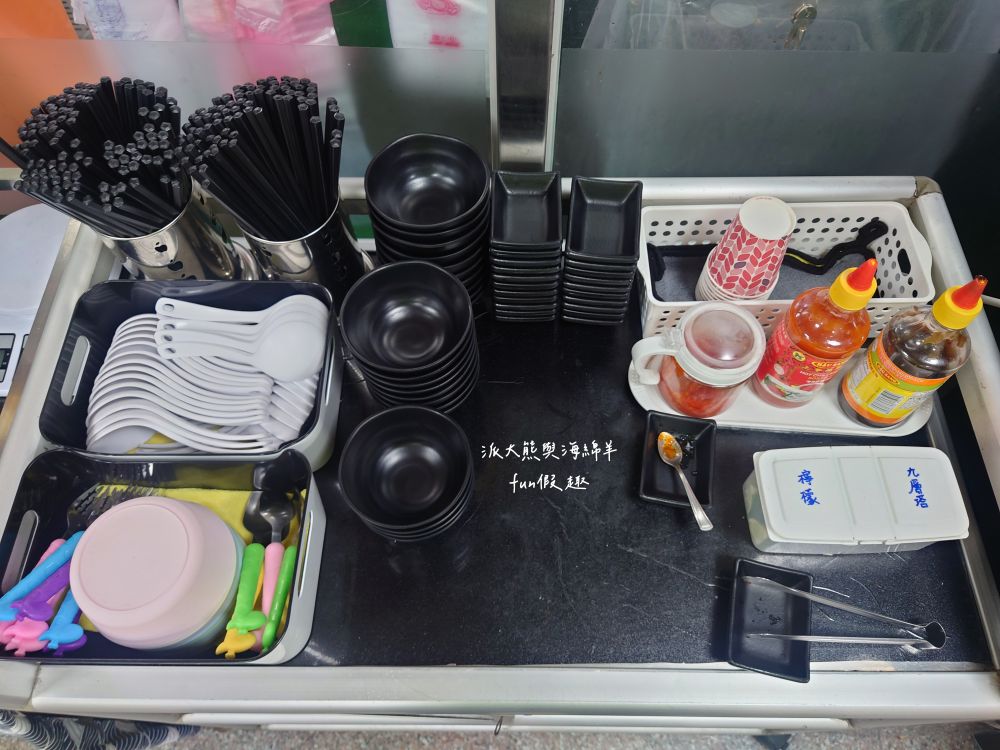 唔麵食堂｜主打充滿南洋風味Q彈越式炒粄條與鮮甜濃郁現熬大骨湯，餐點美味CP值高，草屯平價高水準美食又多1間!!!112新開幕～