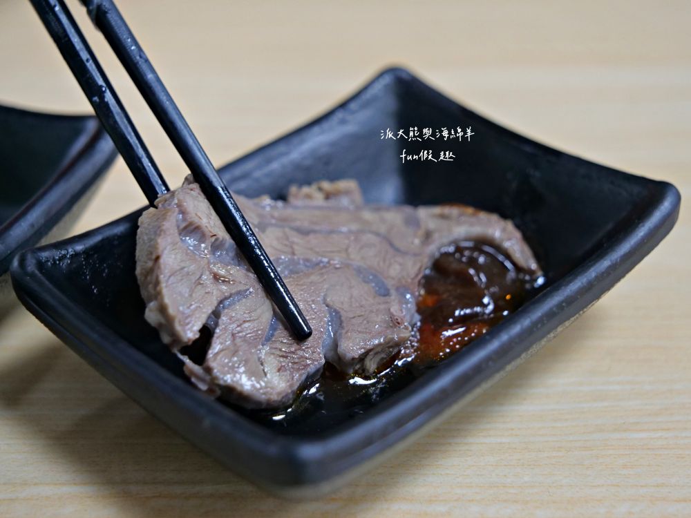 唔麵食堂｜主打充滿南洋風味Q彈越式炒粄條與鮮甜濃郁現熬大骨湯，餐點美味CP值高，草屯平價高水準美食又多1間!!!112新開幕～