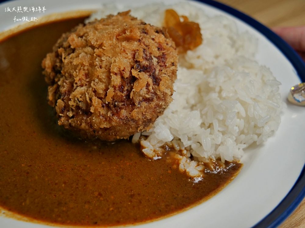 小東洋日式洋食館｜南投草屯隱藏版高CP值手作日式咖哩，推薦必吃咖哩飯、燉豬肉、炸漢堡排、美味布丁，用餐氛圍簡約溫馨，是在地人不想告訴你的口袋名單～高達4.9顆星，112.4開幕