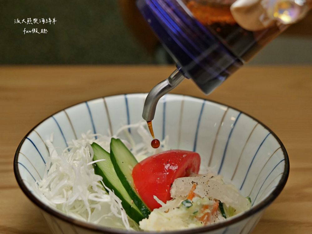 小東洋日式洋食館｜南投草屯隱藏版高CP值手作日式咖哩，推薦必吃咖哩飯、燉豬肉、炸漢堡排、美味布丁，用餐氛圍簡約溫馨，是在地人不想告訴你的口袋名單～高達4.9顆星，112.4開幕