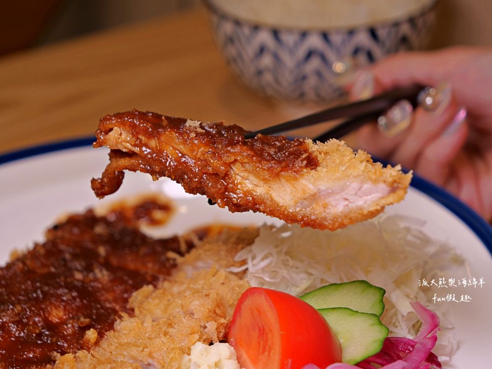 小東洋日式洋食館｜南投草屯隱藏版高CP值手作日式咖哩，推薦必吃咖哩飯、燉豬肉、炸漢堡排、美味布丁，用餐氛圍簡約溫馨，是在地人不想告訴你的口袋名單～高達4.9顆星，112.4開幕