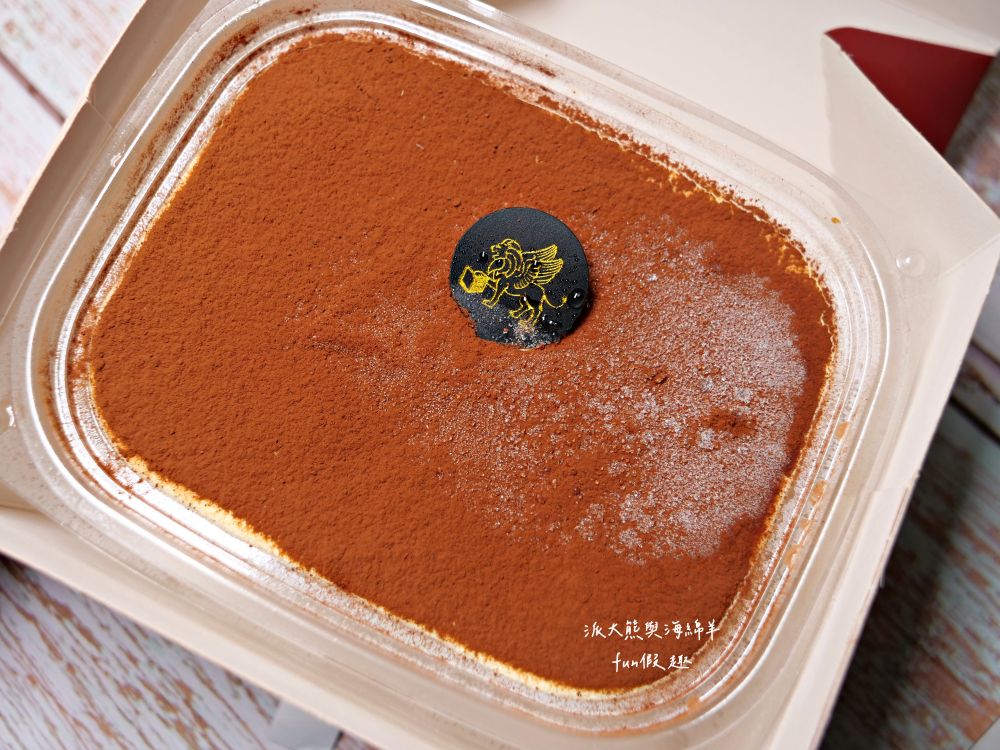 柏尼西蒙甜點工坊Buonissimo｜南投埔里竟有道地提拉米蘇，主廚來自北義柏丁家族並遵循傳統古法，將馬斯卡邦乳酪、比利時可可粉及拇指餅乾完美結合，還原充滿義式風情的精緻甜點，送禮自用兩相宜!!!共有5種口味～