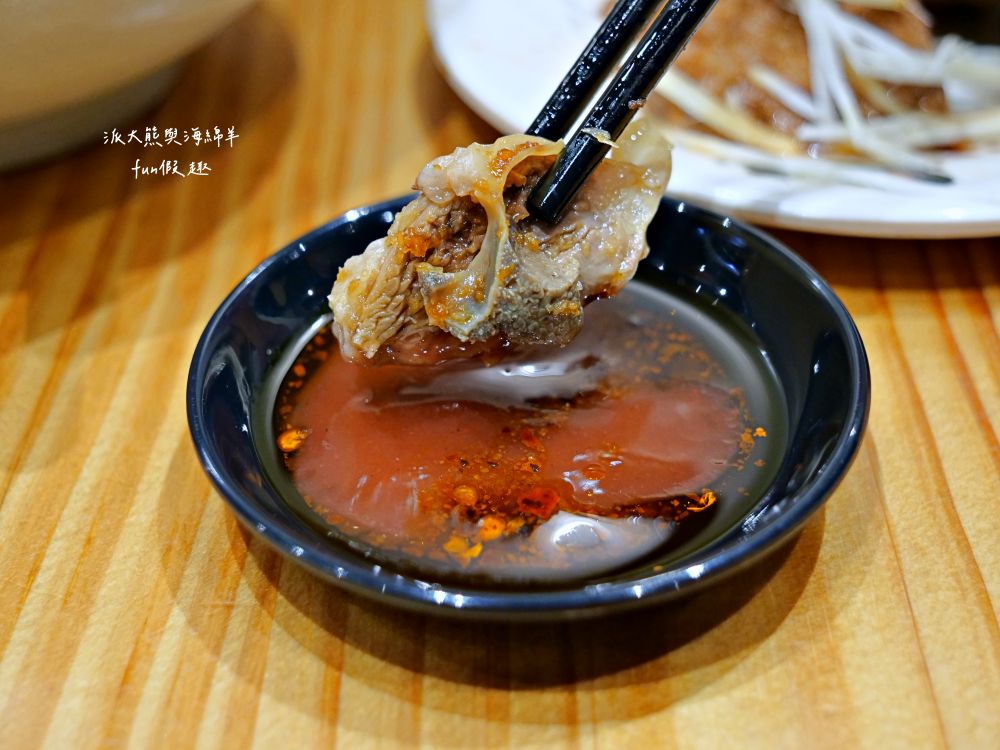 阿蓮米粉湯|經典Q彈米粉與新鮮飽滿大蚵仔完美結合,份量十足CP值高的溫馨家常料理,鄰近臺中後火車站及大魯閣新時代購物中心,傳承逾一甲子的古早好味道!!!第3代在108年開設,連食尚玩家都來採訪唷~ - 第20張圖 阿蓮米粉湯|經典Q彈米粉與新鮮飽滿大蚵仔完美結合,份量十足CP值高的溫馨家常料理,鄰近臺中後火車站及大魯閣新時代購物中心,傳承逾一甲子的古早好味道!!!第3代在108年開設,連食尚玩家都來採訪唷~