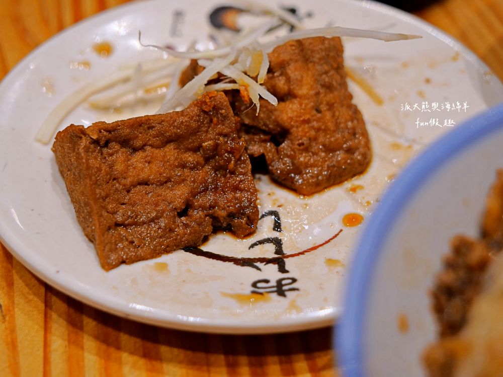 阿蓮米粉湯｜經典Q彈米粉與新鮮飽滿大蚵仔完美結合，份量十足CP值高的溫馨家常料理，鄰近臺中後火車站及大魯閣新時代購物中心，傳承逾一甲子的古早好味道!!!第3代在108年開設，連食尚玩家都來採訪唷～