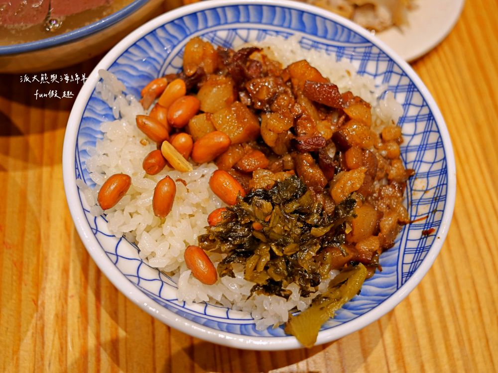 阿蓮米粉湯｜經典Q彈米粉與新鮮飽滿大蚵仔完美結合，份量十足CP值高的溫馨家常料理，鄰近臺中後火車站及大魯閣新時代購物中心，傳承逾一甲子的古早好味道!!!第3代在108年開設，連食尚玩家都來採訪唷～