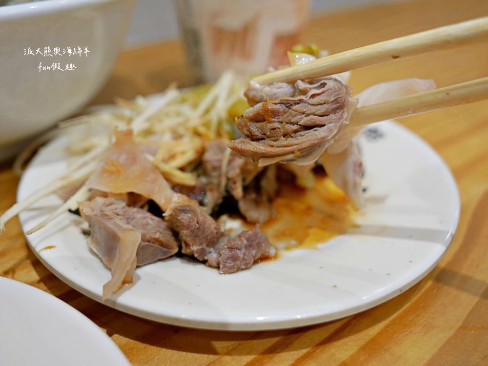 阿蓮米粉湯|經典Q彈米粉與新鮮飽滿大蚵仔完美結合,份量十足CP值高的溫馨家常料理,鄰近臺中後火車站及大魯閣新時代購物中心,傳承逾一甲子的古早好味道!!!第3代在108年開設,連食尚玩家都來採訪唷~ - 第37張圖 阿蓮米粉湯|經典Q彈米粉與新鮮飽滿大蚵仔完美結合,份量十足CP值高的溫馨家常料理,鄰近臺中後火車站及大魯閣新時代購物中心,傳承逾一甲子的古早好味道!!!第3代在108年開設,連食尚玩家都來採訪唷~