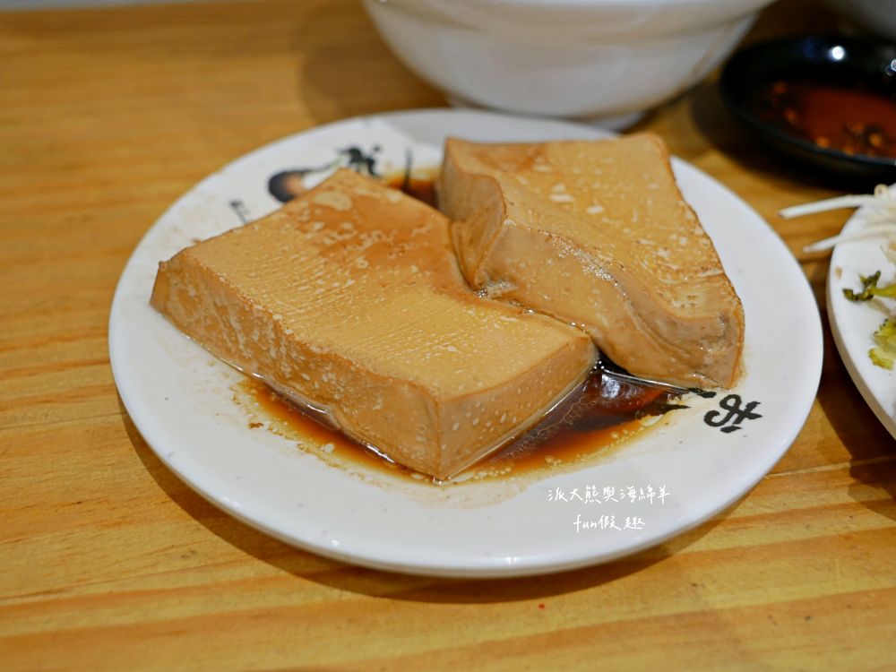 阿蓮米粉湯｜經典Q彈米粉與新鮮飽滿大蚵仔完美結合，份量十足CP值高的溫馨家常料理，鄰近臺中後火車站及大魯閣新時代購物中心，傳承逾一甲子的古早好味道!!!第3代在108年開設，連食尚玩家都來採訪唷～