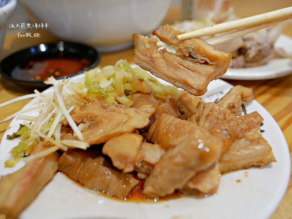 阿蓮米粉湯｜經典Q彈米粉與新鮮飽滿大蚵仔完美結合，份量十足CP值高的溫馨家常料理，鄰近臺中後火車站及大魯閣新時代購物中心，傳承逾一甲子的古早好味道!!!第3代在108年開設，連食尚玩家都來採訪唷～