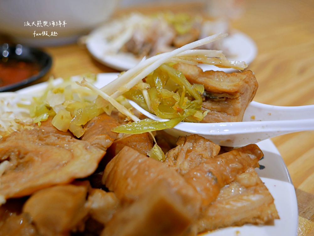 阿蓮米粉湯|經典Q彈米粉與新鮮飽滿大蚵仔完美結合,份量十足CP值高的溫馨家常料理,鄰近臺中後火車站及大魯閣新時代購物中心,傳承逾一甲子的古早好味道!!!第3代在108年開設,連食尚玩家都來採訪唷~ - 第45張圖 阿蓮米粉湯|經典Q彈米粉與新鮮飽滿大蚵仔完美結合,份量十足CP值高的溫馨家常料理,鄰近臺中後火車站及大魯閣新時代購物中心,傳承逾一甲子的古早好味道!!!第3代在108年開設,連食尚玩家都來採訪唷~