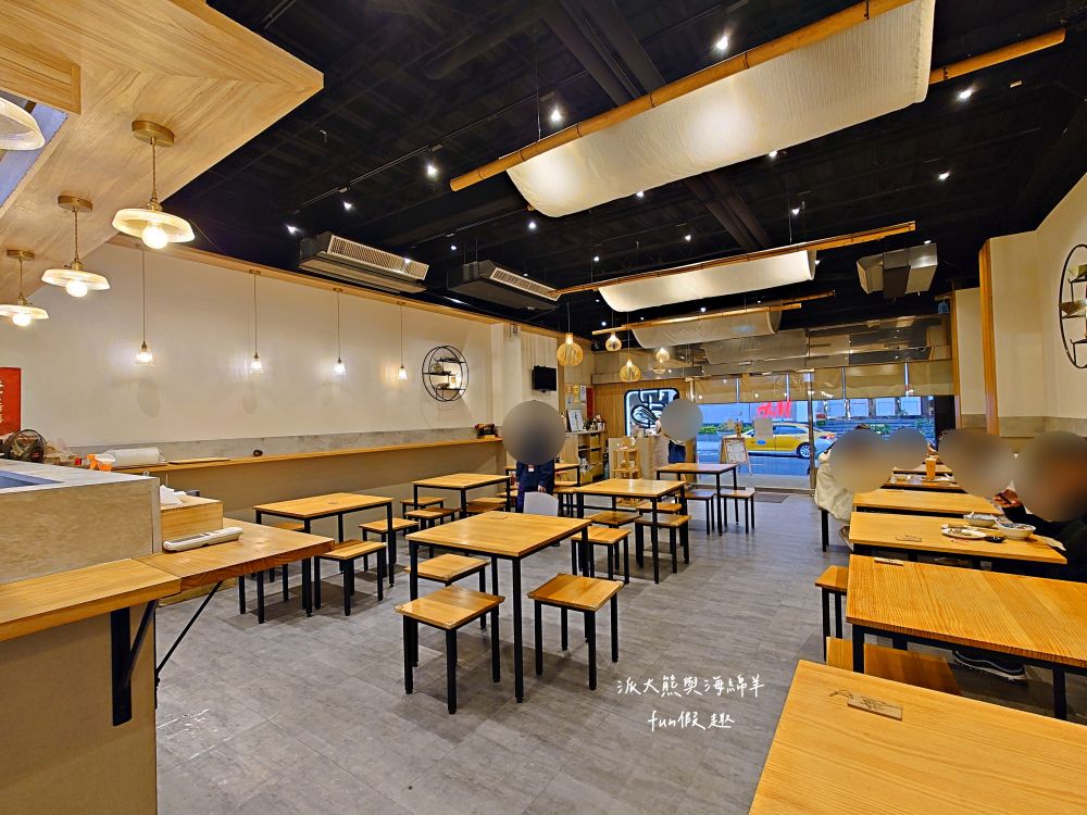 阿蓮米粉湯｜經典Q彈米粉與新鮮飽滿大蚵仔完美結合，份量十足CP值高的溫馨家常料理，鄰近臺中後火車站及大魯閣新時代購物中心，傳承逾一甲子的古早好味道!!!第3代在108年開設，連食尚玩家都來採訪唷～