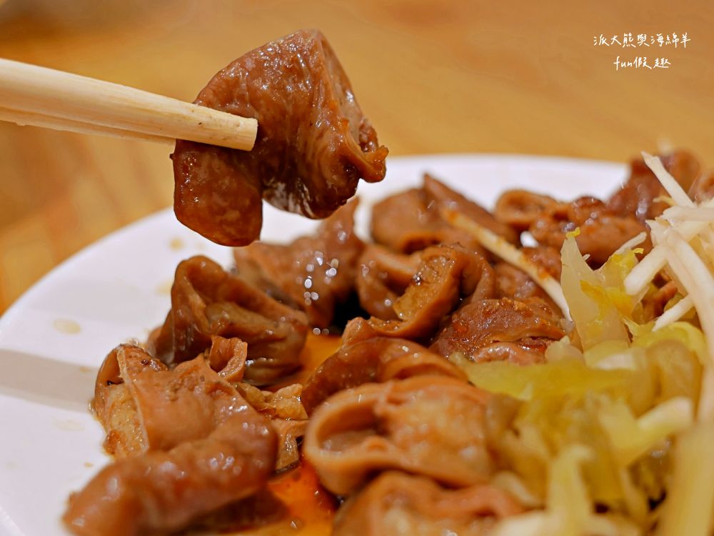 阿蓮米粉湯|經典Q彈米粉與新鮮飽滿大蚵仔完美結合,份量十足CP值高的溫馨家常料理,鄰近臺中後火車站及大魯閣新時代購物中心,傳承逾一甲子的古早好味道!!!第3代在108年開設,連食尚玩家都來採訪唷~ - 第54張圖 阿蓮米粉湯|經典Q彈米粉與新鮮飽滿大蚵仔完美結合,份量十足CP值高的溫馨家常料理,鄰近臺中後火車站及大魯閣新時代購物中心,傳承逾一甲子的古早好味道!!!第3代在108年開設,連食尚玩家都來採訪唷~