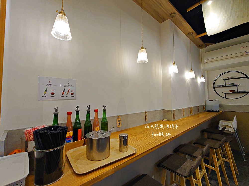 阿蓮米粉湯｜經典Q彈米粉與新鮮飽滿大蚵仔完美結合，份量十足CP值高的溫馨家常料理，鄰近臺中後火車站及大魯閣新時代購物中心，傳承逾一甲子的古早好味道!!!第3代在108年開設，連食尚玩家都來採訪唷～