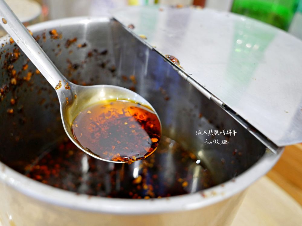 阿蓮米粉湯｜經典Q彈米粉與新鮮飽滿大蚵仔完美結合，份量十足CP值高的溫馨家常料理，鄰近臺中後火車站及大魯閣新時代購物中心，傳承逾一甲子的古早好味道!!!第3代在108年開設，連食尚玩家都來採訪唷～