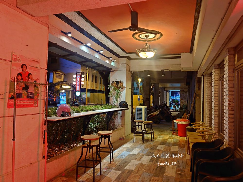 Oops驚奇咖啡|鄰近花蓮東大門夜市,裝潢氛圍充滿驚喜,早午餐、義大利麵、甜點一次滿足,鬧中取靜的熱門複合式餐廳,並提供寵物友善環境~2012年開幕 - 第7張圖 Oops驚奇咖啡|鄰近花蓮東大門夜市,裝潢氛圍充滿驚喜,早午餐、義大利麵、甜點一次滿足,鬧中取靜的熱門複合式餐廳,並提供寵物友善環境~2012年開幕