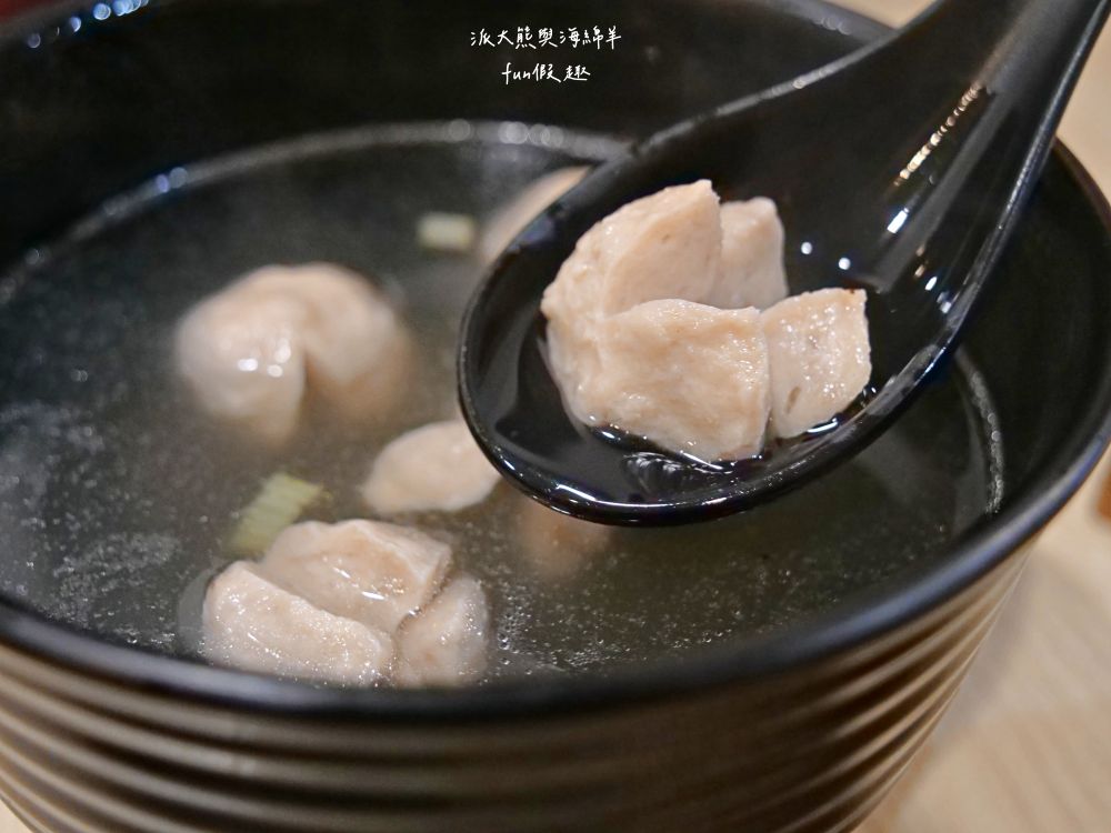 JOBA揪霸食堂—醬油蛋炒飯|招牌醬油蛋炒飯香濃四溢且份量十足,更獨創各種創意炒飯口味,來JOBA齁哩呷揪霸!臺中後火車站台式平價午晚餐好去處,其他還有揪霸炒麵、乾炒河粉、叻沙咖哩湯麵、麻婆燴飯等選擇~106.8.3開幕 - 第20張圖 JOBA揪霸食堂—醬油蛋炒飯|招牌醬油蛋炒飯香濃四溢且份量十足,更獨創各種創意炒飯口味,來JOBA齁哩呷揪霸!臺中後火車站台式平價午晚餐好去處,其他還有揪霸炒麵、乾炒河粉、叻沙咖哩湯麵、麻婆燴飯等選擇~106.8.3開幕