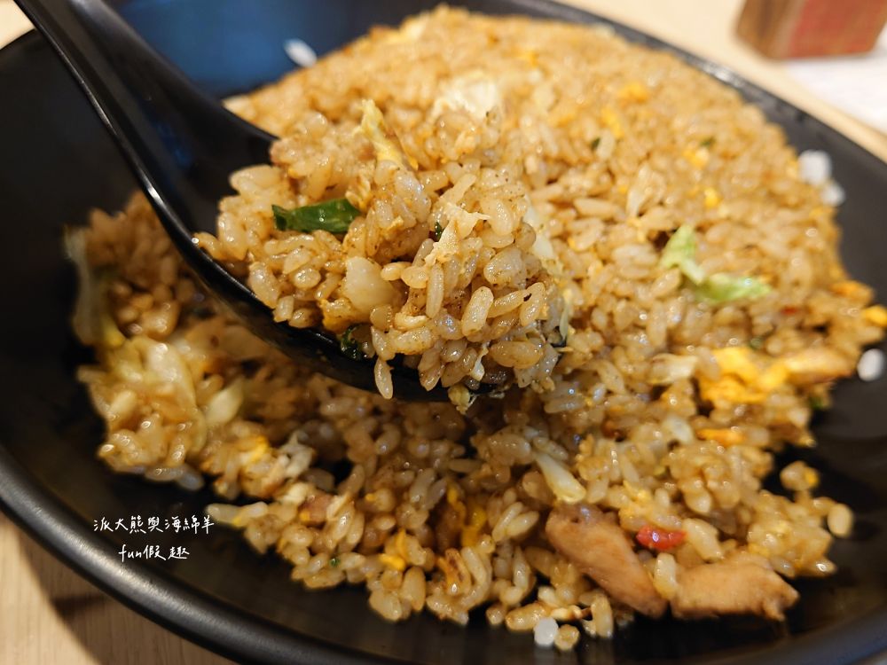 JOBA揪霸食堂—醬油蛋炒飯|招牌醬油蛋炒飯香濃四溢且份量十足,更獨創各種創意炒飯口味,來JOBA齁哩呷揪霸!臺中後火車站台式平價午晚餐好去處,其他還有揪霸炒麵、乾炒河粉、叻沙咖哩湯麵、麻婆燴飯等選擇~106.8.3開幕 - 第24張圖 JOBA揪霸食堂—醬油蛋炒飯|招牌醬油蛋炒飯香濃四溢且份量十足,更獨創各種創意炒飯口味,來JOBA齁哩呷揪霸!臺中後火車站台式平價午晚餐好去處,其他還有揪霸炒麵、乾炒河粉、叻沙咖哩湯麵、麻婆燴飯等選擇~106.8.3開幕