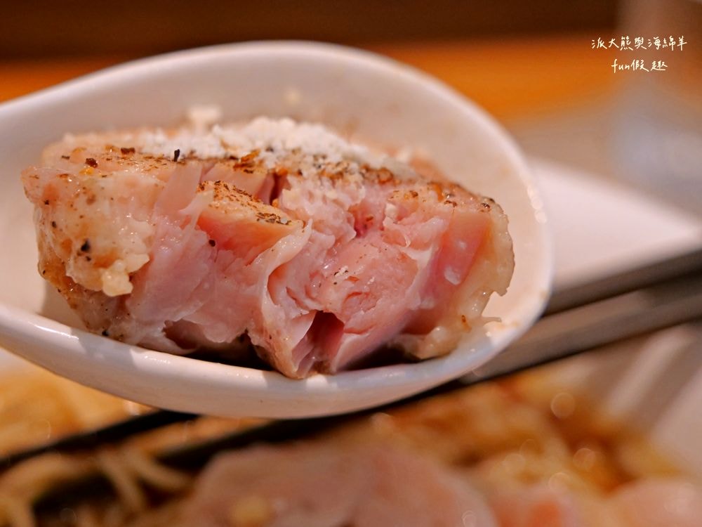 らあ麺Pete拉麵彼得/ピーター商店｜清麗淡雅日本拉麵與法式調味佐料跨界完美結合，不僅充滿高級西餐儀式感，更迸出拉麵多層次創意新風味，餐點美味CP值高，隱藏臺北大安巷弄間的低調拉麵店！！112.9月開幕～