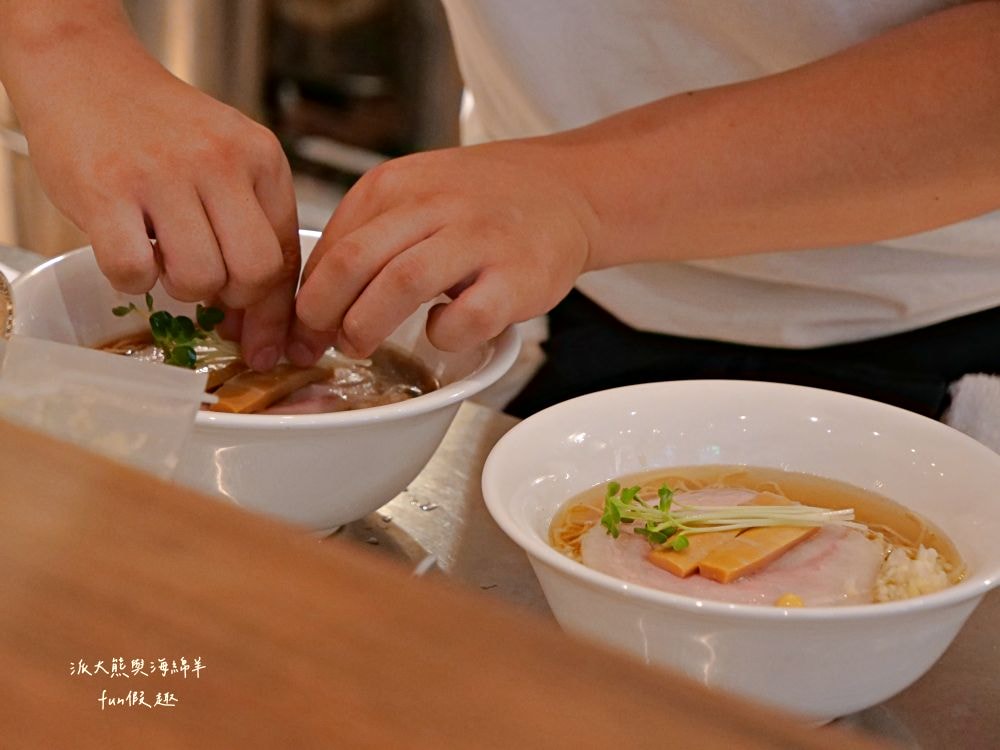 らあ麺Pete拉麵彼得/ピーター商店｜清麗淡雅日本拉麵與法式調味佐料跨界完美結合，不僅充滿高級西餐儀式感，更迸出拉麵多層次創意新風味，餐點美味CP值高，隱藏臺北大安巷弄間的低調拉麵店！！112.9月開幕～