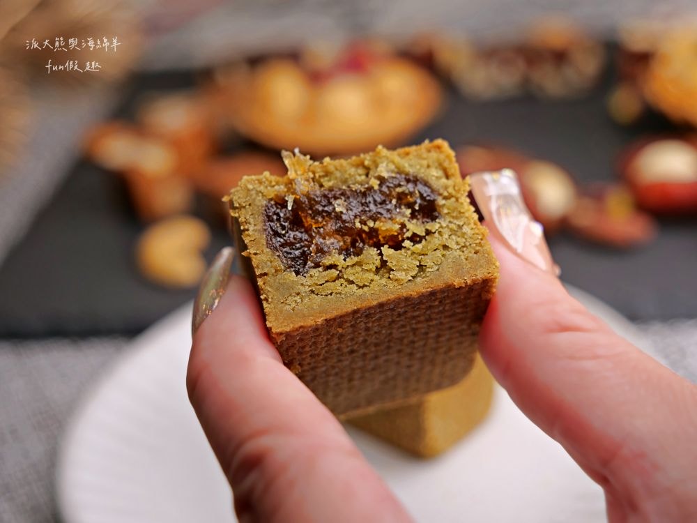 上信饌玉伴手禮｜2024中秋送禮最體面高質感首選，晚霞月昇共3種精美款式禮盒，熱銷品夏威夷豆塔、椒香豆塔、夏威夷潛艇、南棗核桃糕、太妃糖、堅果棒通通有，還有節氣限定必吃柚子酥，產品嚴選食材、美味健康涮嘴，送禮自用兩相宜，還可以指定期間到貨唷!!