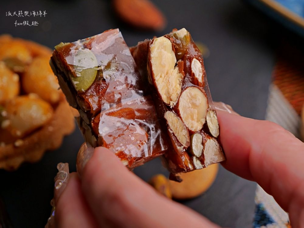 上信饌玉伴手禮｜2024中秋送禮最體面高質感首選，晚霞月昇共3種精美款式禮盒，熱銷品夏威夷豆塔、椒香豆塔、夏威夷潛艇、南棗核桃糕、太妃糖、堅果棒通通有，還有節氣限定必吃柚子酥，產品嚴選食材、美味健康涮嘴，送禮自用兩相宜，還可以指定期間到貨唷!!