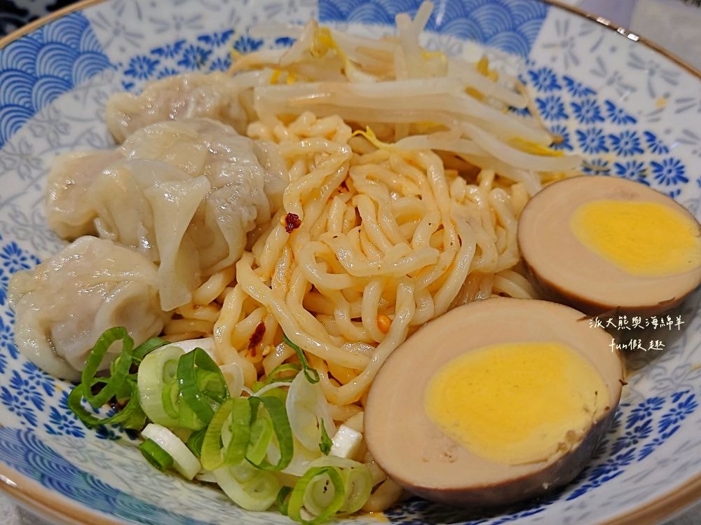 夥拌麵｜老宅改建並注入文青靈魂的優質平價麵館，臺中後火車站銅板美食，走8分鐘來互助街裡享用溫馨夥拌麵～