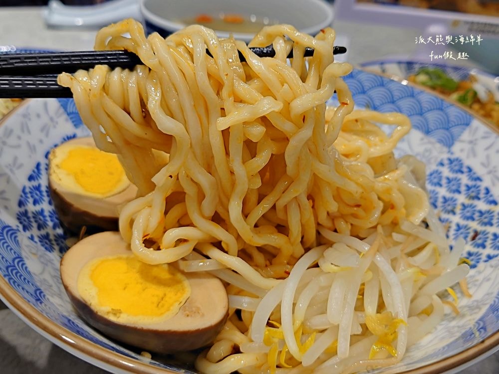 夥拌麵｜老宅改建並注入文青靈魂的優質平價麵館，臺中後火車站銅板美食，走8分鐘來互助街裡享用溫馨夥拌麵～