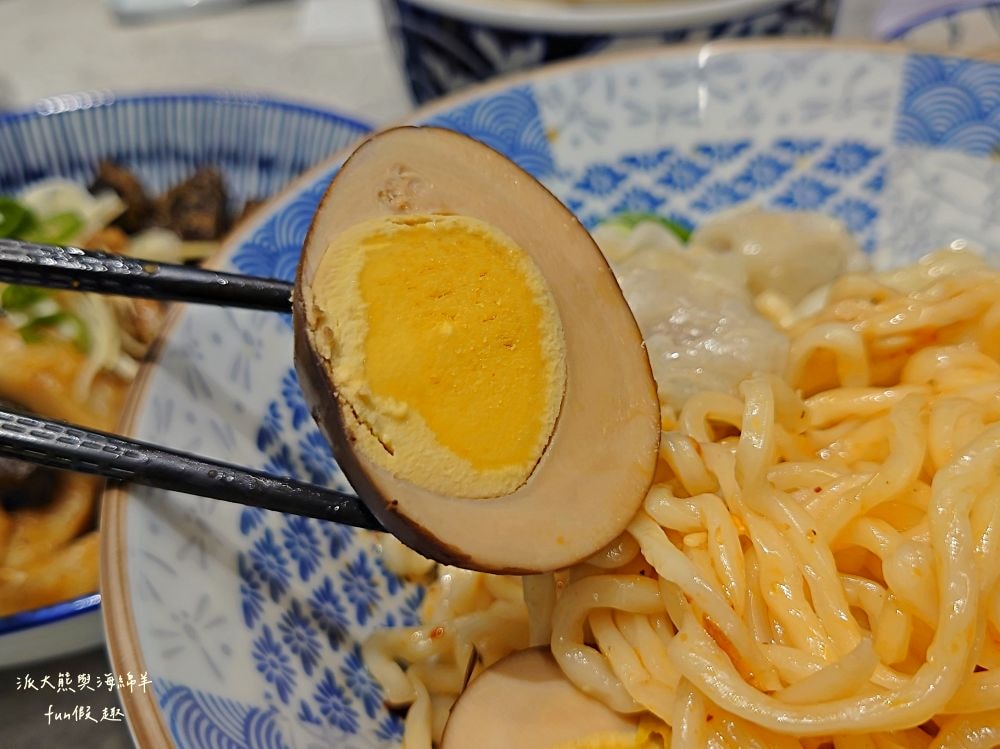 夥拌麵｜老宅改建並注入文青靈魂的優質平價麵館，臺中後火車站銅板美食，走8分鐘來互助街裡享用溫馨夥拌麵～