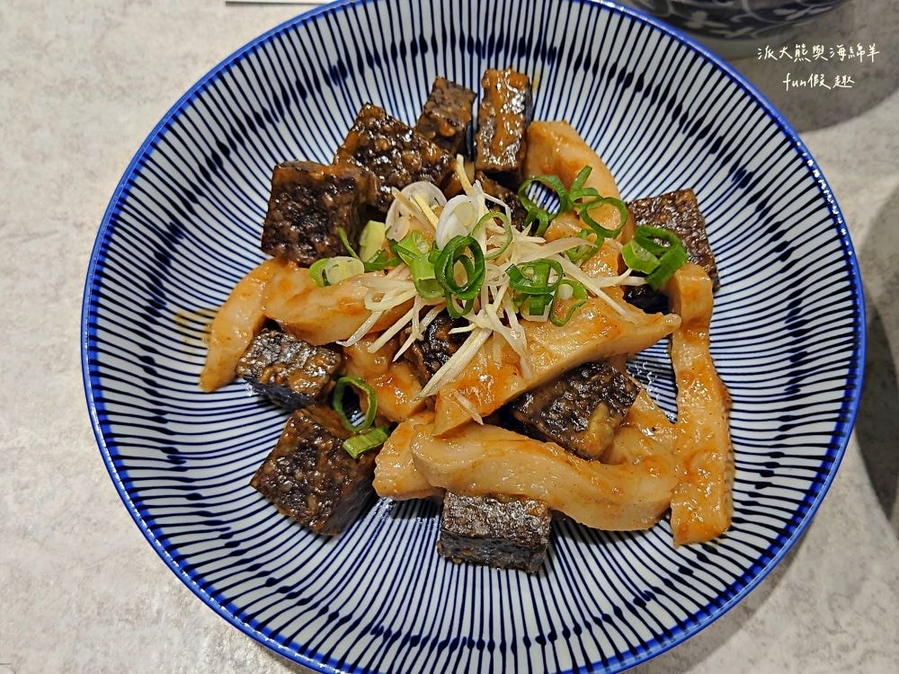 夥拌麵｜老宅改建並注入文青靈魂的優質平價麵館，臺中後火車站銅板美食，走8分鐘來互助街裡享用溫馨夥拌麵～