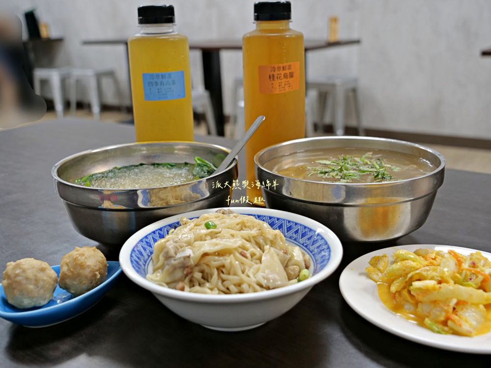明天來吃不要錢︱用餐時間人潮大爆滿，老闆人超級NICE～古早味南投意麵與清爽解膩高山冷泡茶，在人情味調劑下，編織出南投早市最美麗的風景!!113.5月換新址囉～