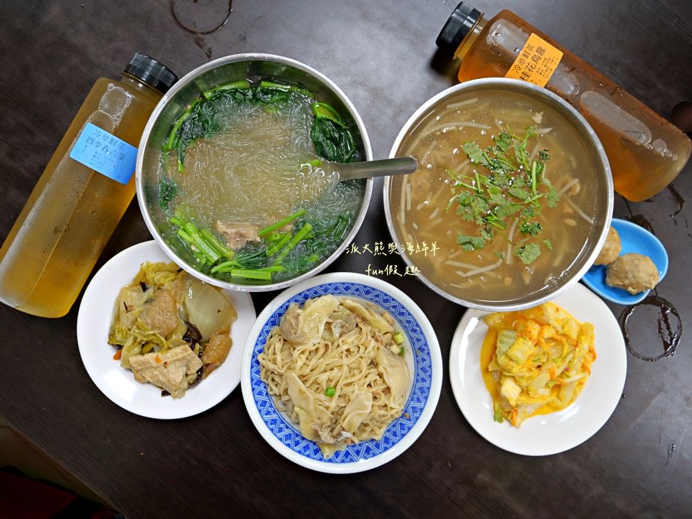 明天來吃不要錢︱用餐時間人潮大爆滿，老闆人超級NICE～古早味南投意麵與清爽解膩高山冷泡茶，在人情味調劑下，編織出南投早市最美麗的風景!!113.5月換新址囉～